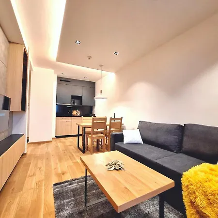 Maja, Zlatni Javor Apartamento