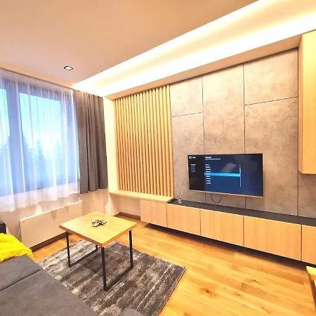 Maja, Zlatni Javor * Jahorina