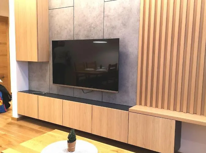 Maja, Zlatni Javor Jahorina