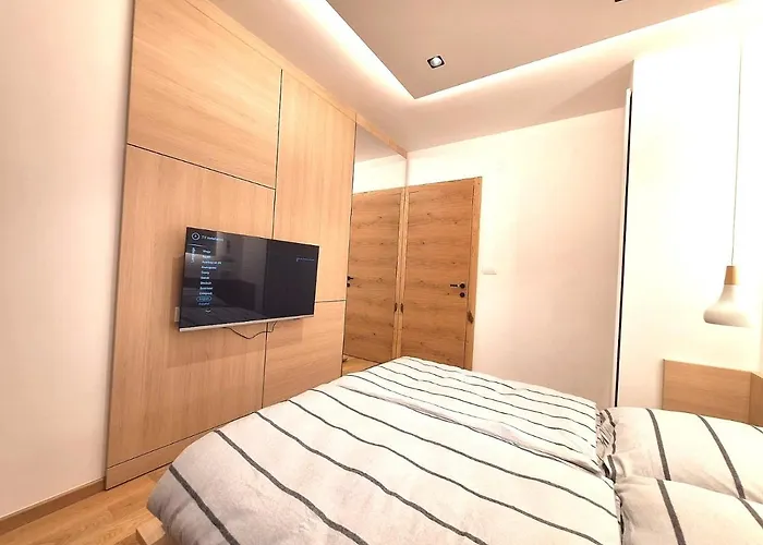 Maja, Zlatni Javor Jahorina