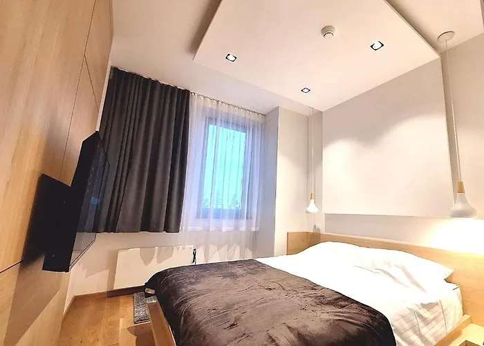 Maja, Zlatni Javor * Jahorina